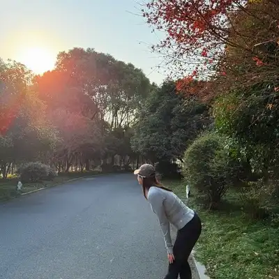 于明怡